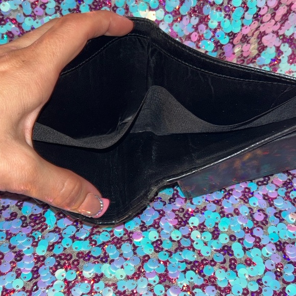 Gucci Wallet - Picture 8 of 9